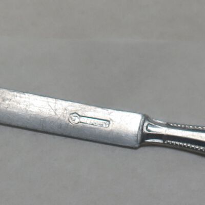 Knife