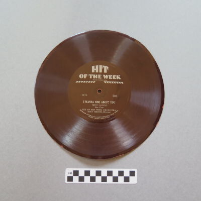 Front of record.: Origsize: 9.5" (diam); Origformat: Artifact