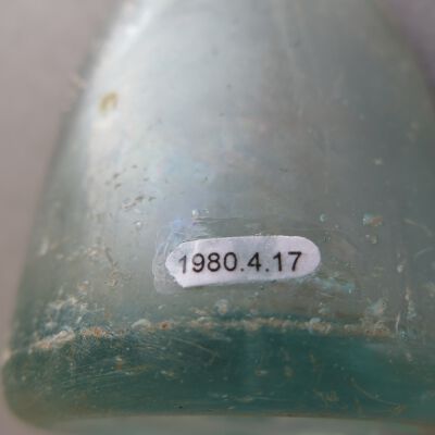 Number of bottle.: Origsize: 3.25" (h) x 2.5" (di; Origformat: Artifact