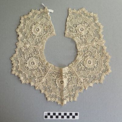 Collar: Origsize: 5" (w) x 12" (l); Origformat: Artifact