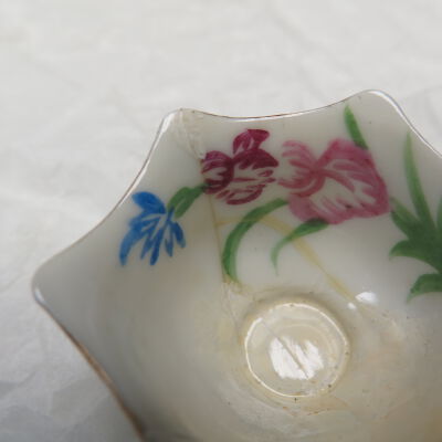 Close up of crack on inside of teacup.: Origsize: 1.75" (h) x 3.25" (d; Origformat: Artifact
