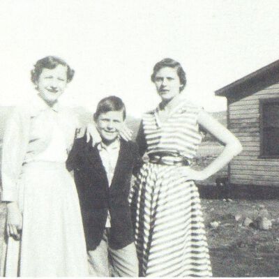Carole, Bert, and Virgina Ward in Malta, Colorado