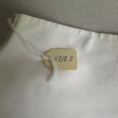Number of shirt: Origsize: 34.5" (w) x 75.5" (l; Origformat: Artifact