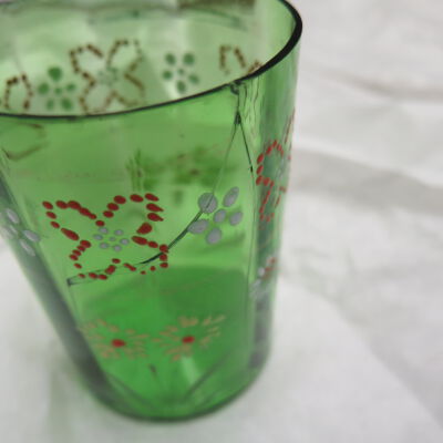 Close up of crack on drinking glass.: Origsize: 3.75" (h) x 2.5" (di; Origformat: Artifact