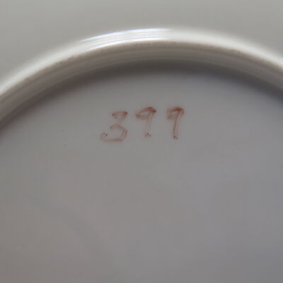 Number on bottom of plate: Origsize: 7" (dia); Origformat: Artifact