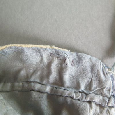 Number of bonnet: Origsize: 5" (w) x 5" (l); Origformat: Artifact