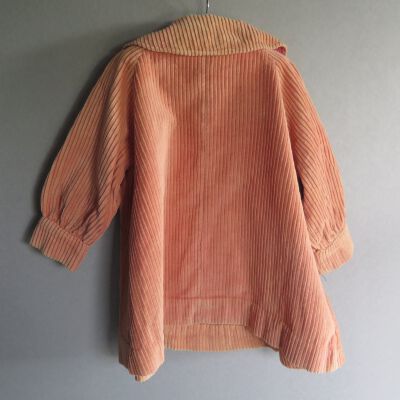 Back of jacket: Origsize: 10" (w) x 20" (l); Origformat: Artifact
