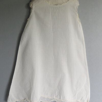 Back of slip: Origsize: 8" (w) x 20" (l); Origformat: Artifact