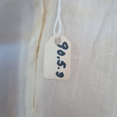 Number of blouse: Origsize: 23" (w) x 26" (l); Origformat: Artifact