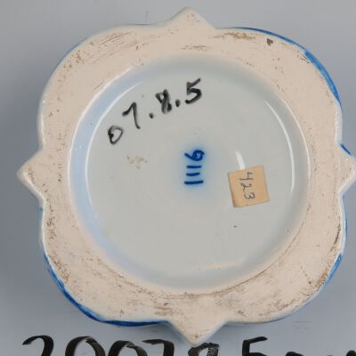 Bottom of inkwell: Origsize: 3.5" (h) x 5" (d); Origformat: Artifact