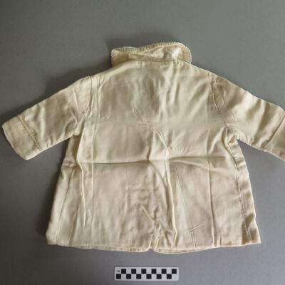 Back of coat: Origsize: 17" (w) x 22" (l); Origformat: Artifact