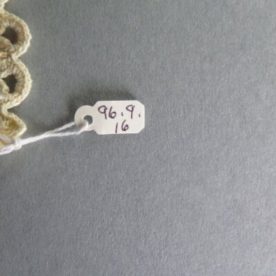 Number of doily: Origsize: 7" (w) x 16" (l); Origformat: Artifact