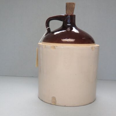 Jug.: Origsize: 14" (h) x 9" (diam); Origformat: Artifact