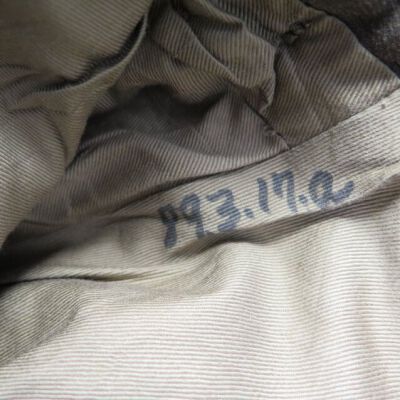Number inside jacket.: Origformat: Artifact