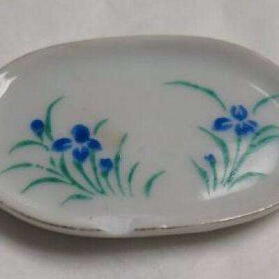 Oval dish: Origsize: 2" (l) x 3" (w); Origformat: Artifact