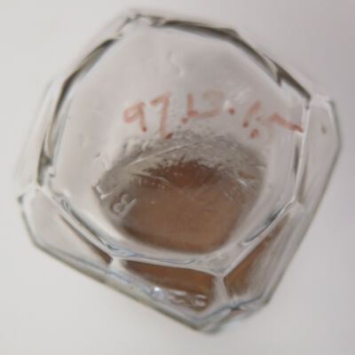 Bottom Side: Origsize: 3.875 x 1.125 x 1.12; Origformat: Artifact