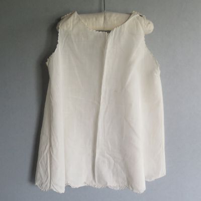 Back of slip: Origsize: 9" (w) x 16" (l); Origformat: Artifact