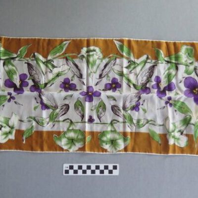 Scarf: Origsize: 10" (w) x 33.5" (l); Origformat: Artifact