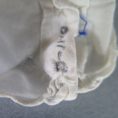 Number of slip: Origsize: 9" (w) x 16" (l); Origformat: Artifact