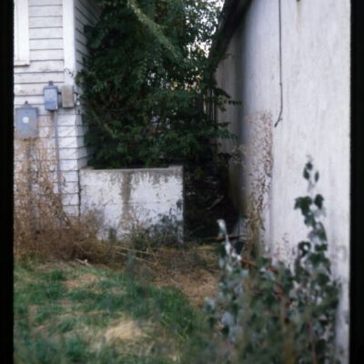Building Behind Oasis Lounge, 1979: Origsize: 35mm; Origformat: Slide; Resolution: 4000dpi