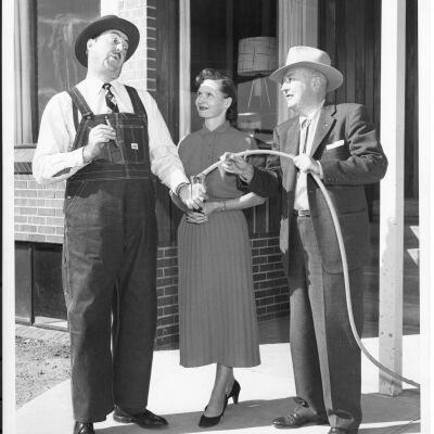 Willard "Bill" Waterman, B.F. Swan, and Mrs. Richard L. List
