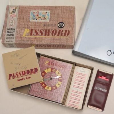 Box and game pieces: Origsize: 1.5" (h) x 6" (w) 10; Origformat: Artifact