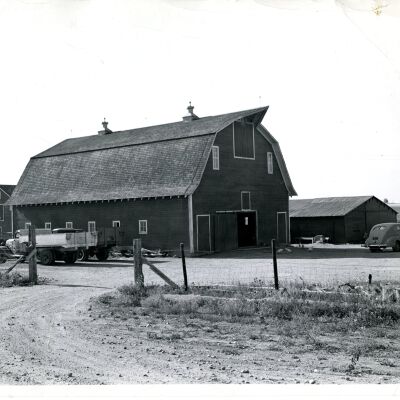 Photo of barn