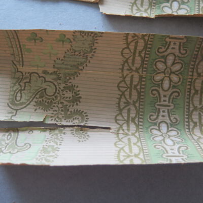 Close up of wallpaper pattern 2.: Origsize: 6.5" (w) x 29" (l); Origformat: Artifact