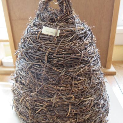 bee skep front