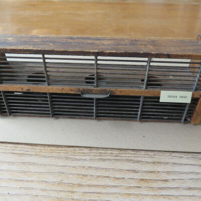 Tool, Beekeeping