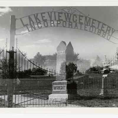 Lakeview Cemetery entrance