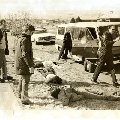 Police performing an arrest 01/01/1976