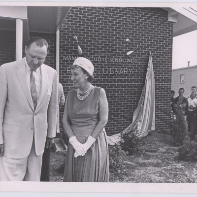 Mamie Doud Eisenhower in front of Library at dedication on July 7, 2963