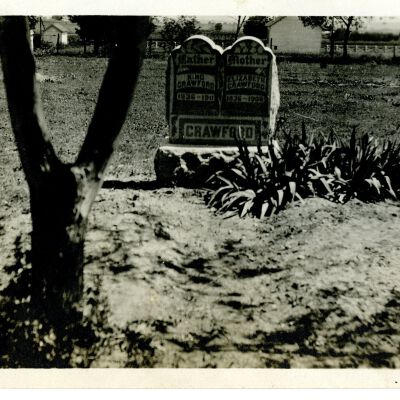 King and Elizabeth Crawford's Grave, Lakeview Cemetery