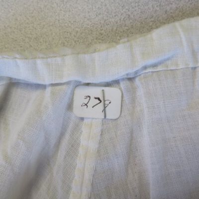 Number of pantaloons: Origsize: 14" (w) x 24" (l); Origformat: Artifact