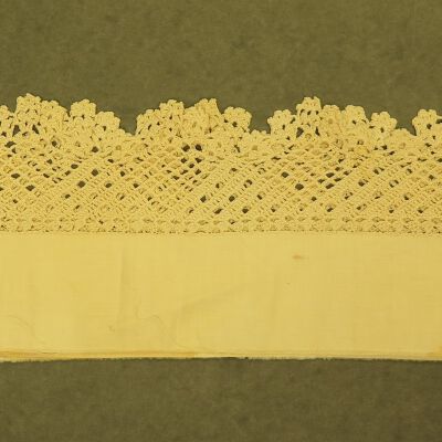 Front of lace.: Origsize: 3" (w) x 40" (l); Origformat: Artifact