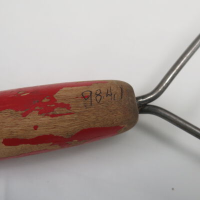Number on handle.: Origsize: 2.5" (w) x 9" (l) x; Origformat: Artifact