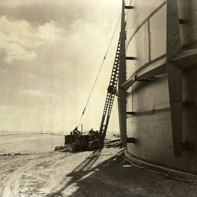 Crane constructing a Broomfield water reservoir structure