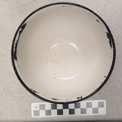 Top View: Origsize: 2.2"(H) x 5.5"(Dia); Origformat: Artifact