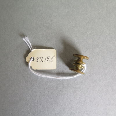 Cufflink: Origsize: 1.75" (l); Origformat: Artifact