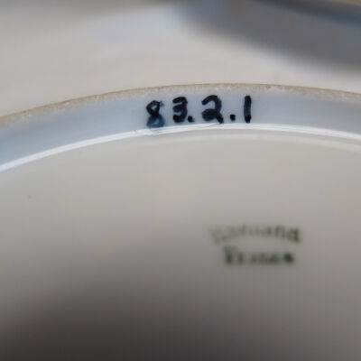 Bottom of plate.: Origsize: 8.5" (dia); Origformat: Artifact