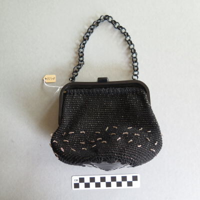 Back of purse: Origsize: 6" (w) x 7" (l); Origformat: Artifact