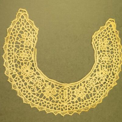 Front of collar.: Origsize: 13.5" (w) x 11" (l); Origformat: Artifact