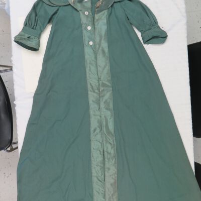 Front of coat.: Origsize: 10" (w) x 40" (l); Origformat: Artifact