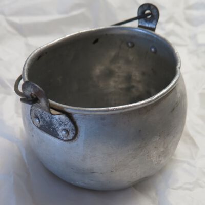 Metal cauldron: Origsize: 4" (d); Origformat: Artifact