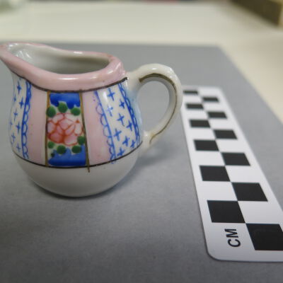 Pitcher, Cream