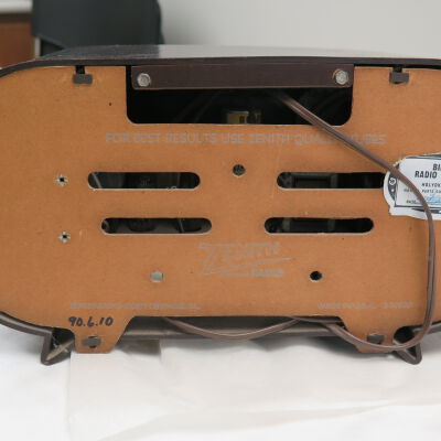 Bottom of radio.: Origsize: 5.5" (h) x 9" (w) x; Origformat: Artifact