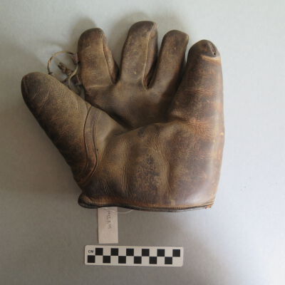 Front of baseball glove.: Origsize: 1" (h) x 10" (w) x 9; Origformat: Artifact