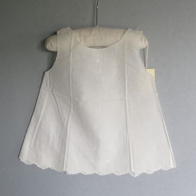 Front of slip: Origsize: 7" (w) x 13" (l); Origformat: Artifact