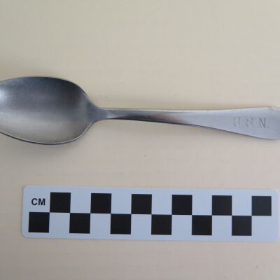 Spoon, Eating
